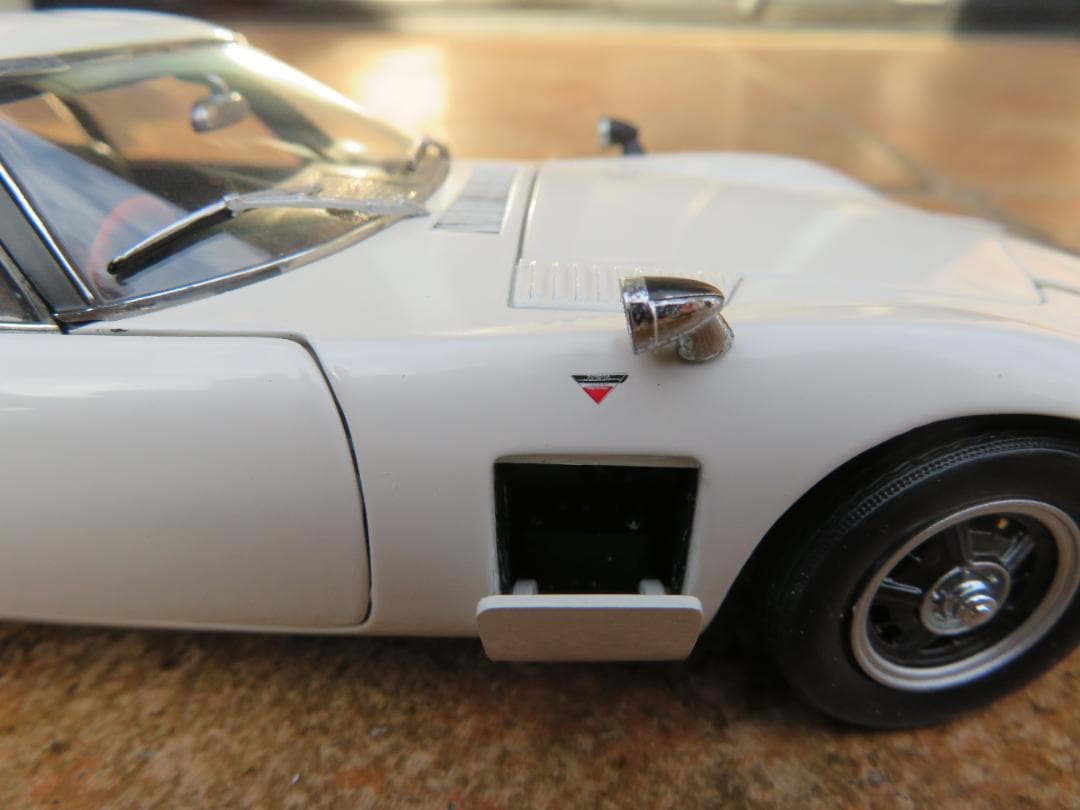 エブロ　1/24　トヨタ2000GT