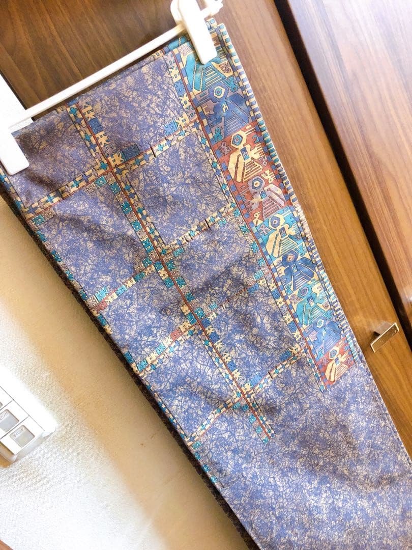 大衆演劇　役者　渋い着物　超キングサイズ正絹に見える洗える着物　雲紅型花柄帯付き