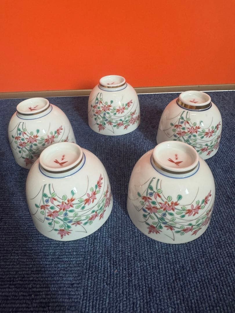 1809  其泉　蛍草花文　湯呑　5客　金彩　未使用