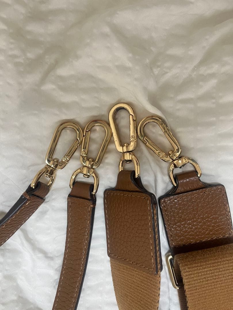 な*ぺ様 ブラウンレザー ハンドバッグ タッセル付き