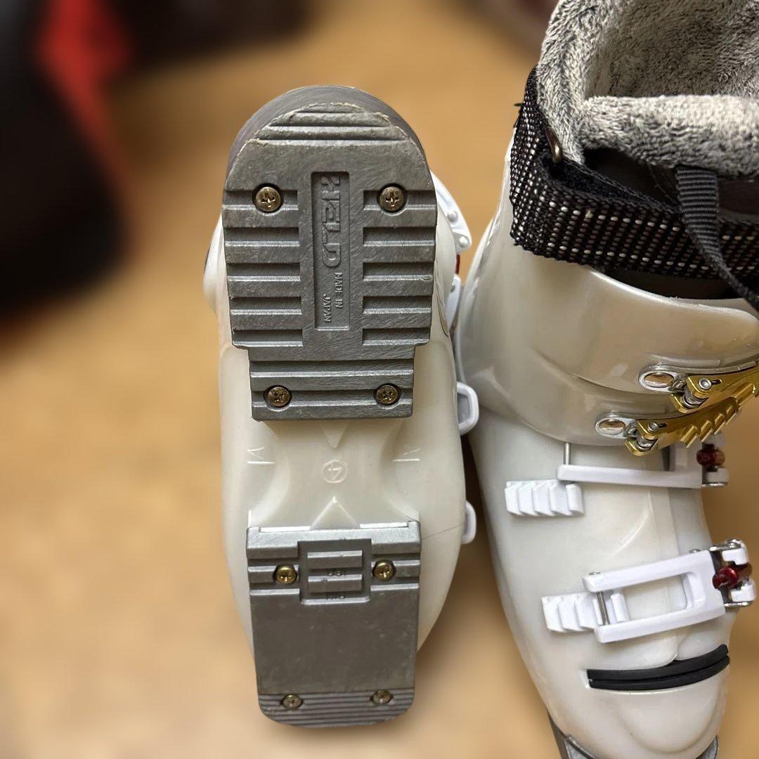 HED スキー靴 ホワイト 4バックルサイズ22.5cm