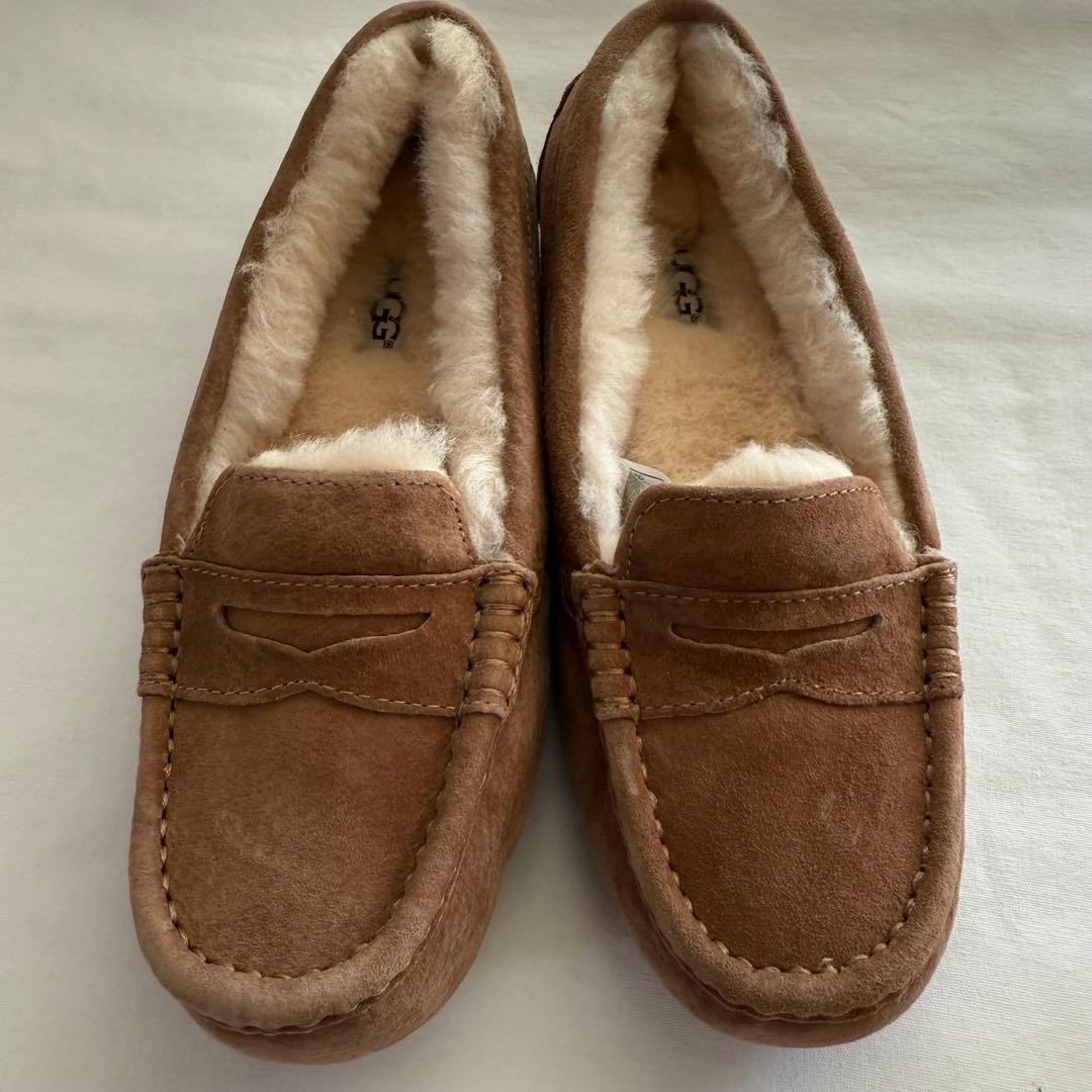 新品 未使用 UGG ブラウン モカシン 24cm