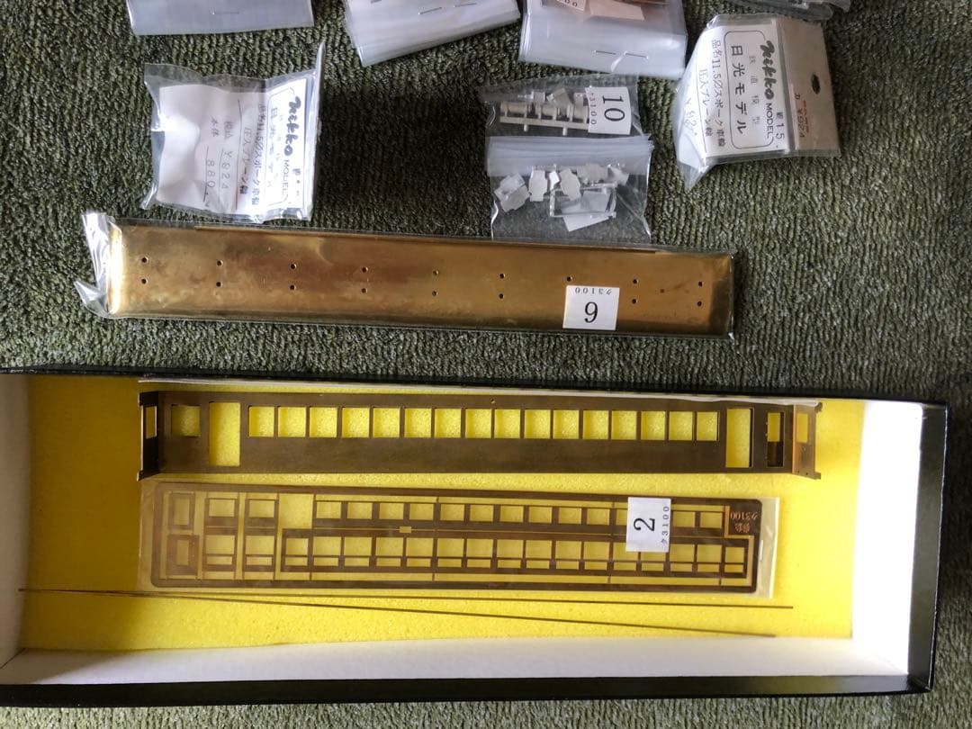 アダチ製作所　参急デ2200形とク3100形電車のバラキット2両セット