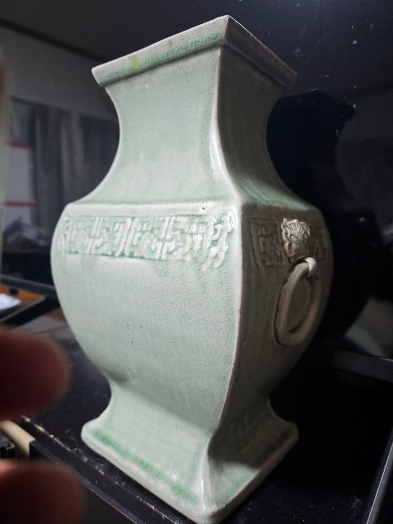 清代 青磁方壺（ほうこ）高さ30cm 若干のガタツキあり