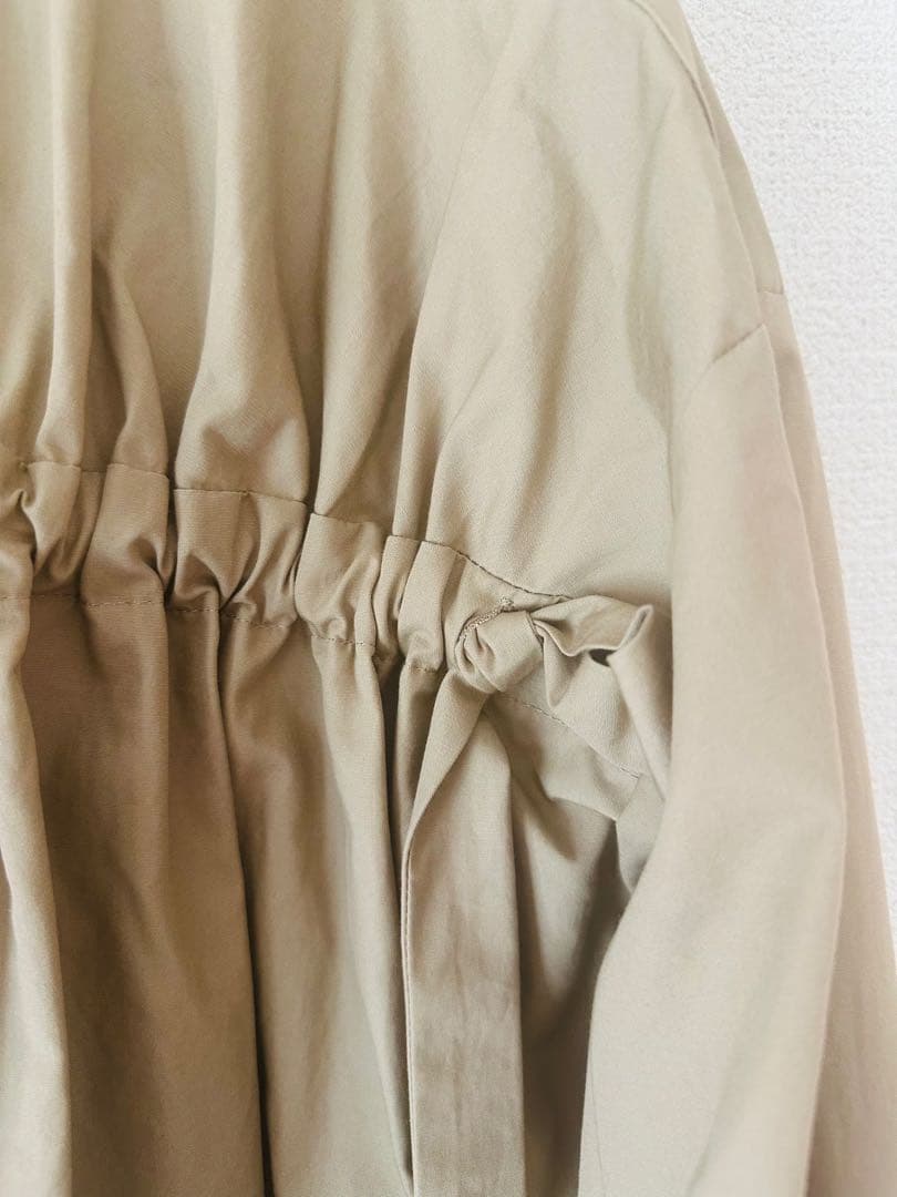 【未使用・タグ付】HER. バックギャザーブラウス 2024SS