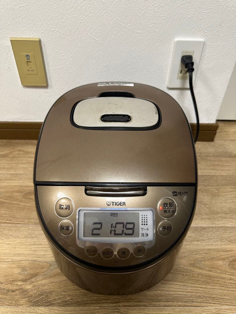 タイガーJKT-P180 炊飯器 IH炊飯ジャー 2020年製