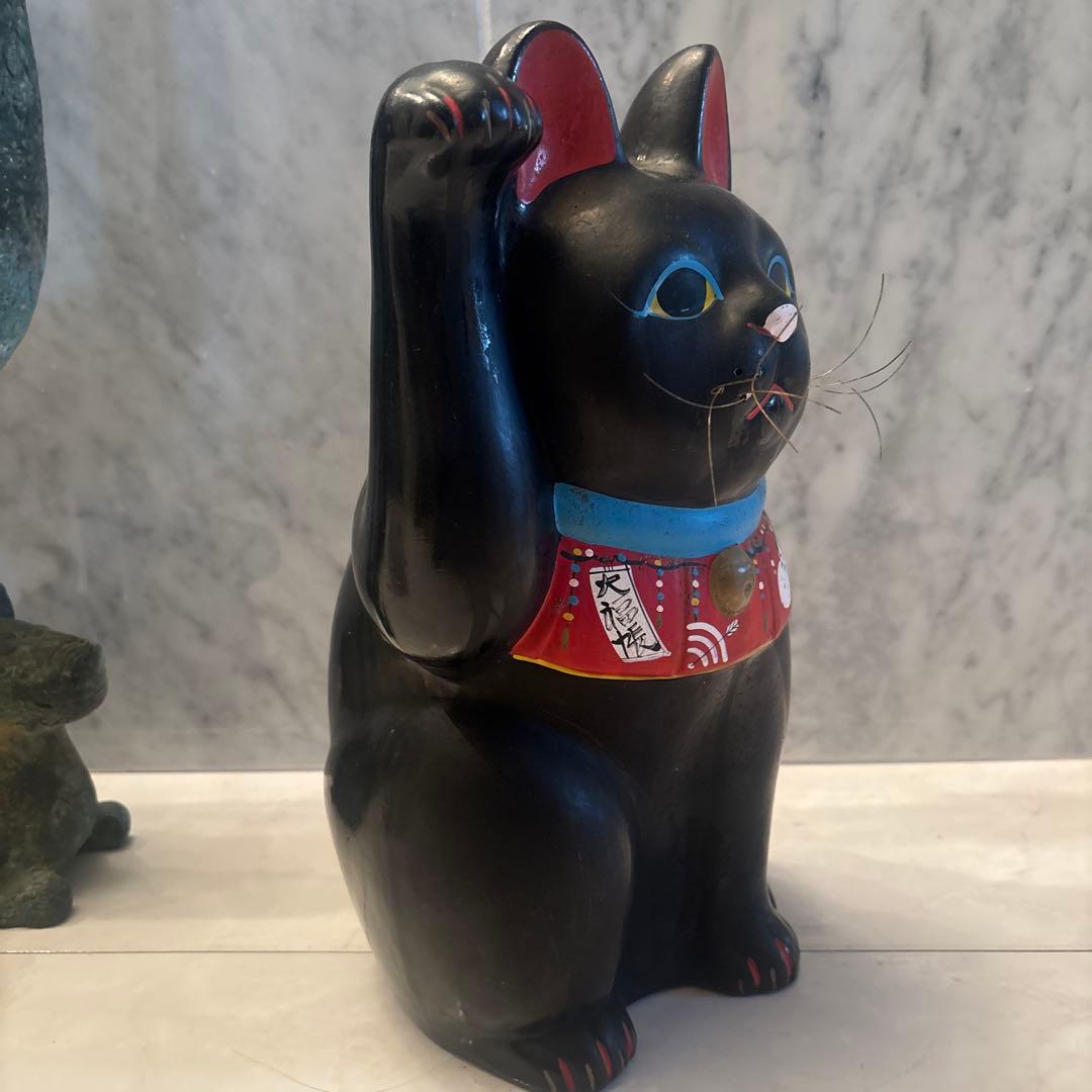 アンティーク妖艶な瞳とシュッとしたお顔立ちおかめさんが福を運ぶ特大招き猫