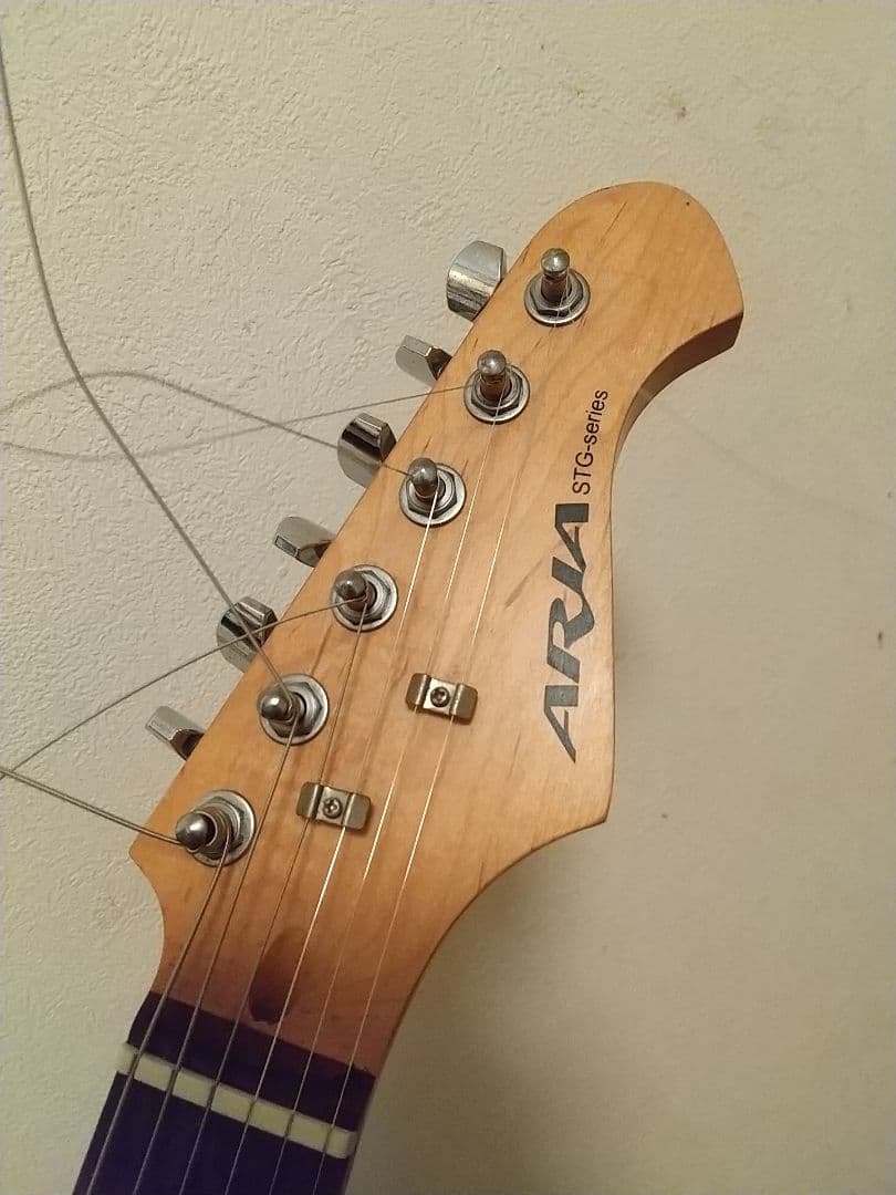 ARIA STG-series エレキギター/パールホワイト/訳あり 調整済み