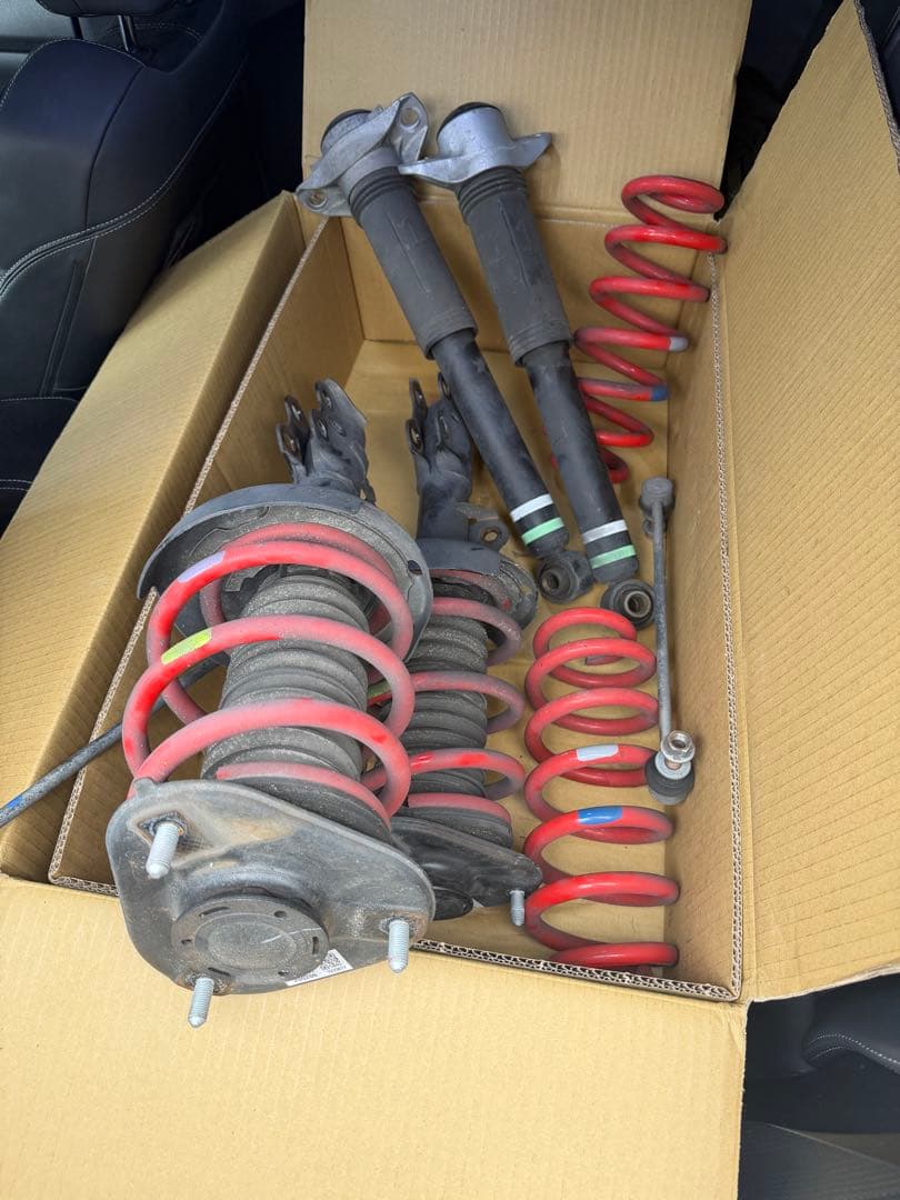 プリウスphv GRスポーツ ショック一式