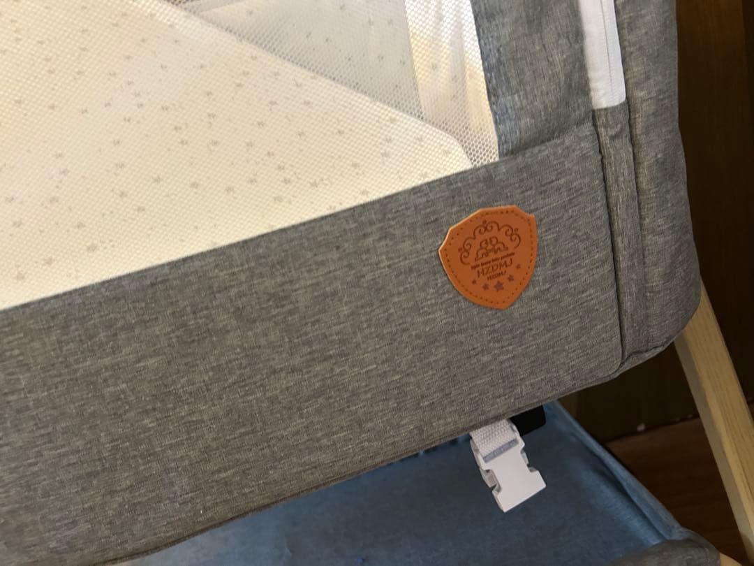 HZDMJベビーベッド添い寝折りたたみ ハイローベッドグレー　シーツ付き