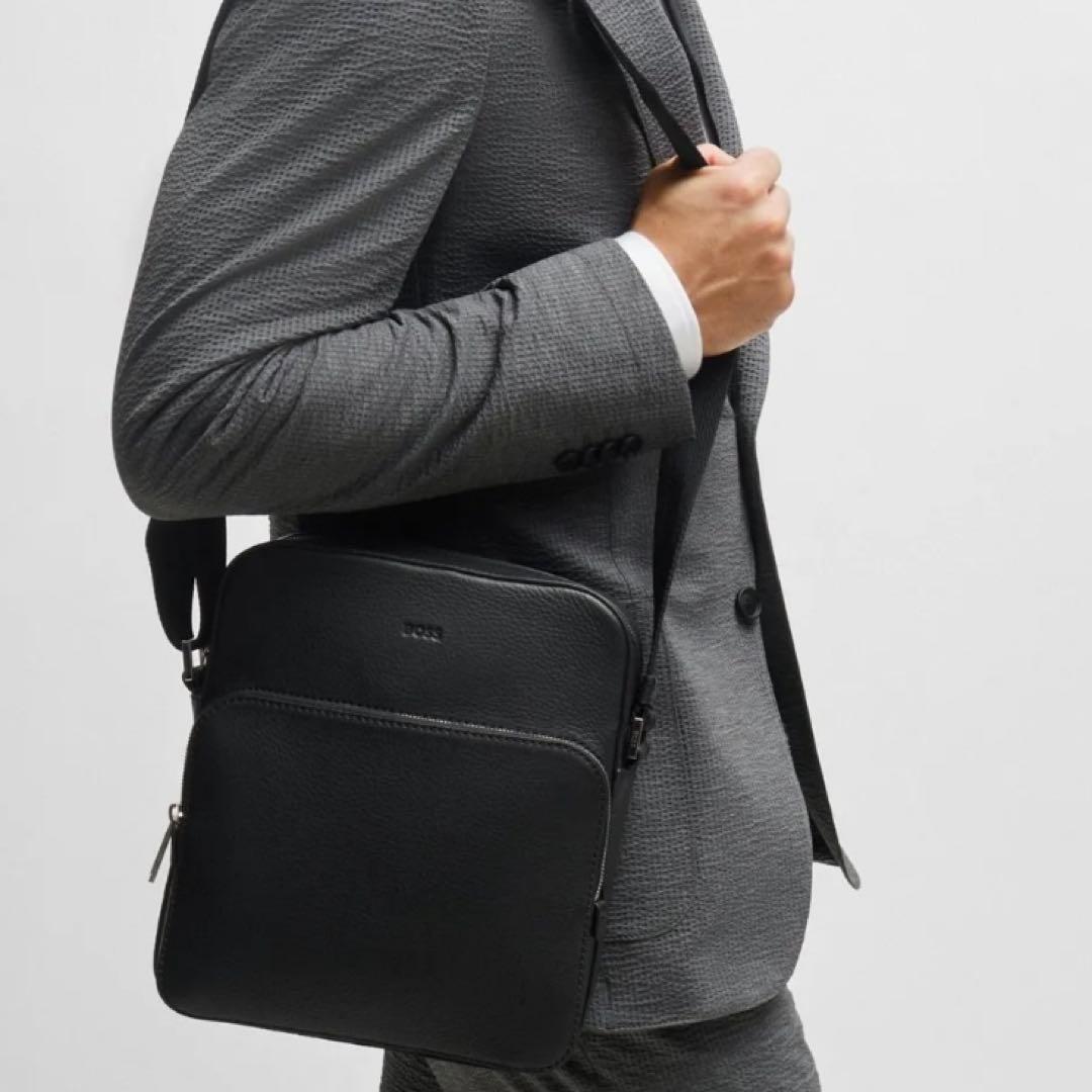 HUGO BOSS レポーターバッグ ショルダーバッグ レザー エンボスロゴ