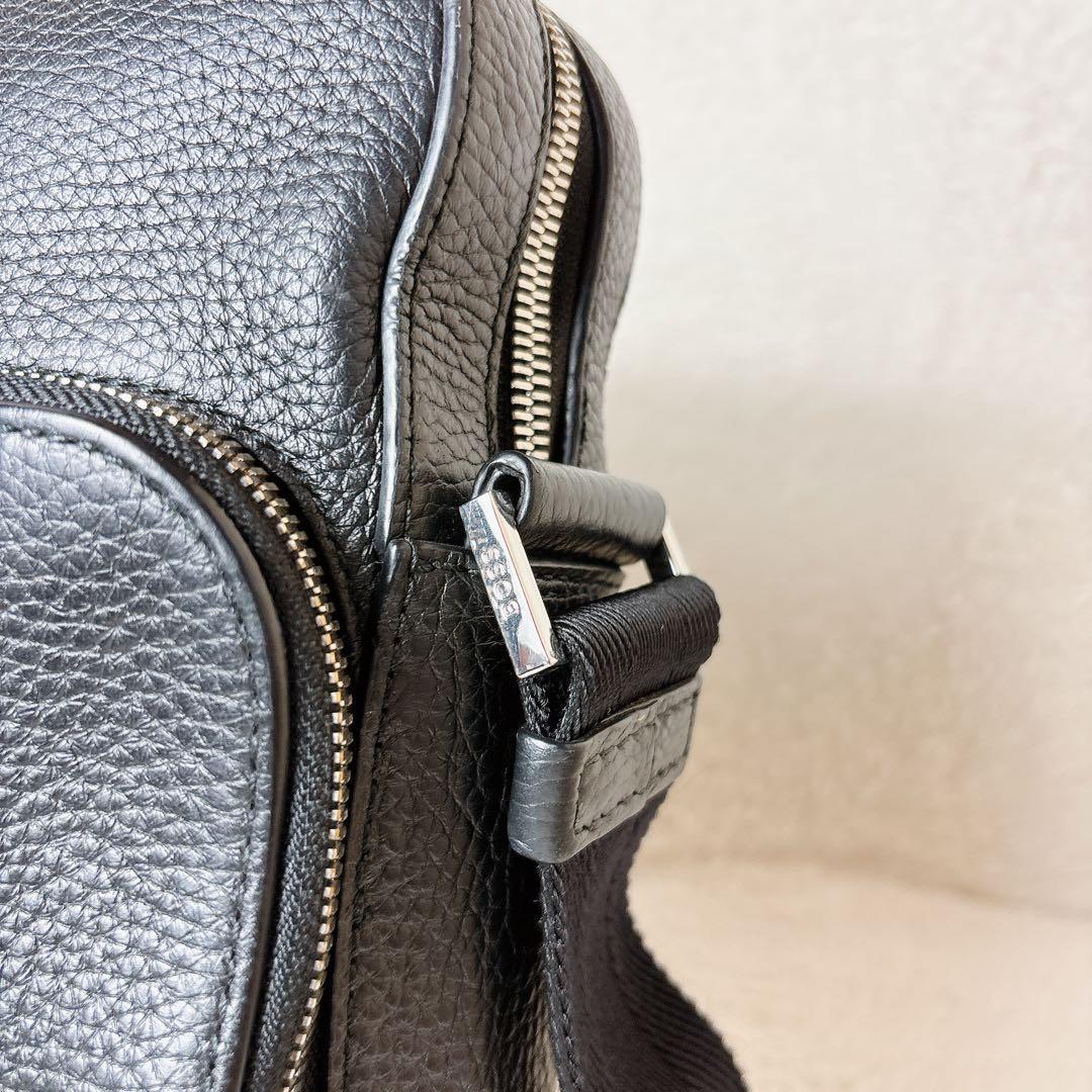 HUGO BOSS レポーターバッグ ショルダーバッグ レザー エンボスロゴ