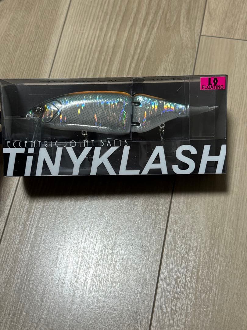 タイニークラッシュ　HAMAホログラムブルー　LOW サカマタシャッドリアル7