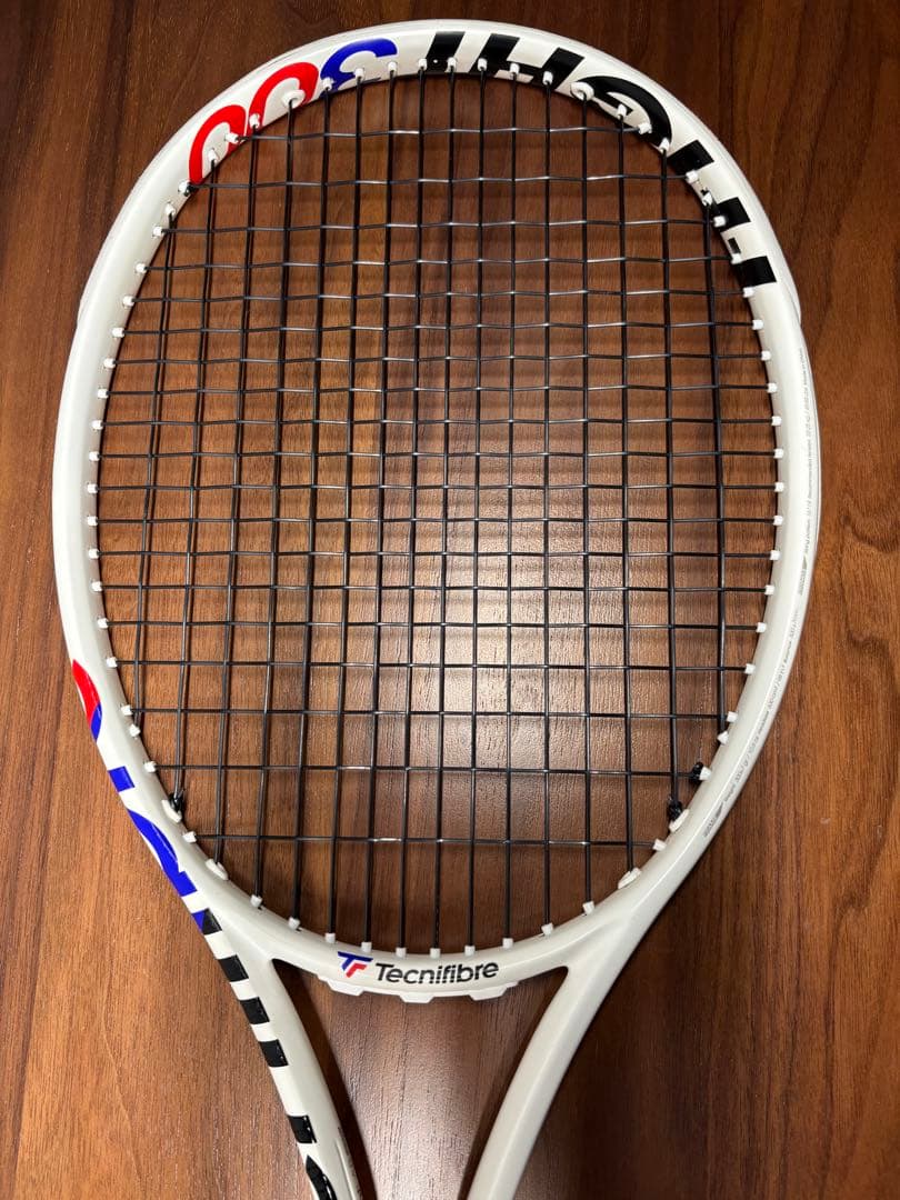 テクニファイバーT-fight300 98 Isoflexグリップ2 300g