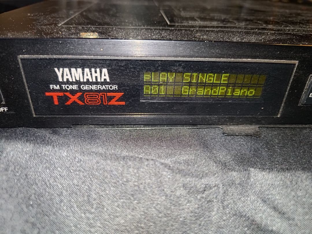 YAMAHA TX81Z FMトーンジェネレーター