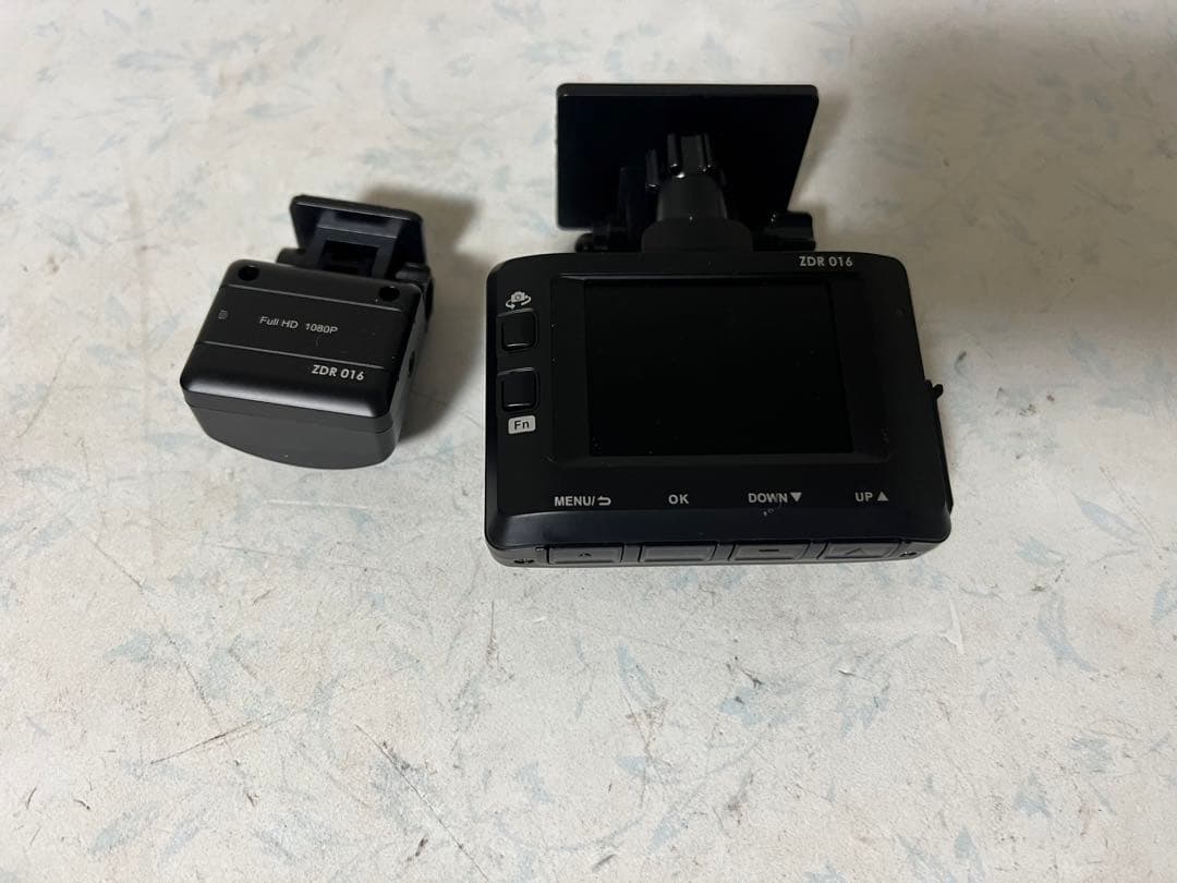 コムテック　ドライブレコーダー　ZDR016 { 5 }