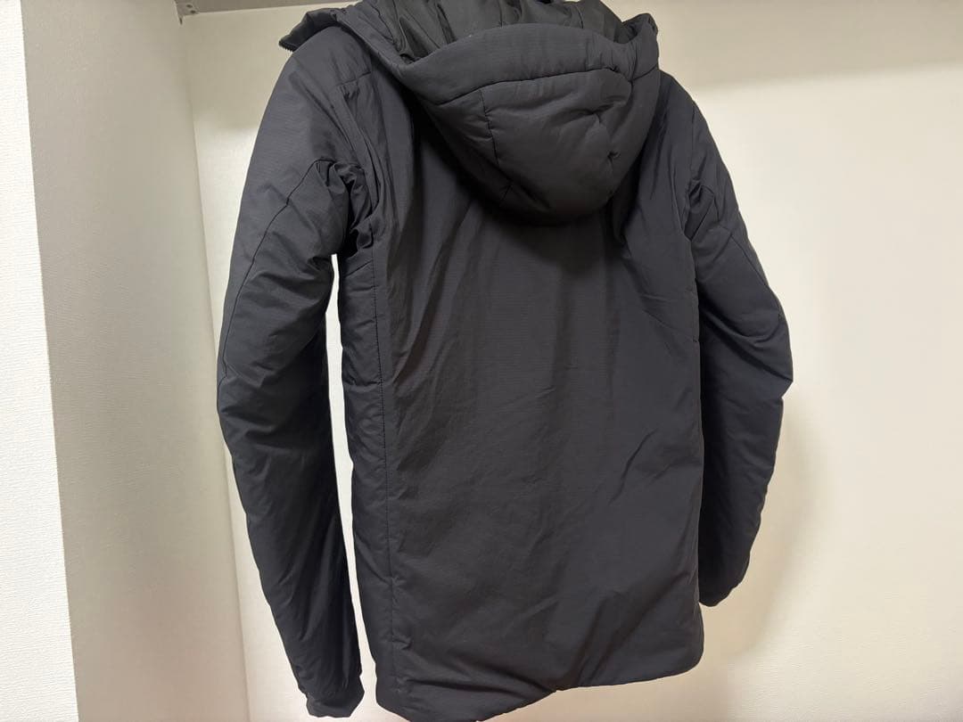 アークテリクス　アトムARフーディー