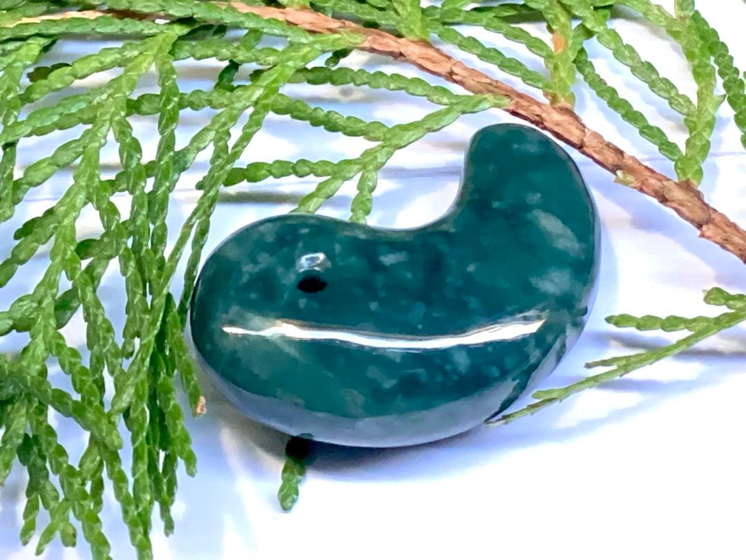 ✳premiumシリーズ　珍‼️希少吉兆雪輪文様 糸魚川青翡翠入りコン沢　鑑別書付