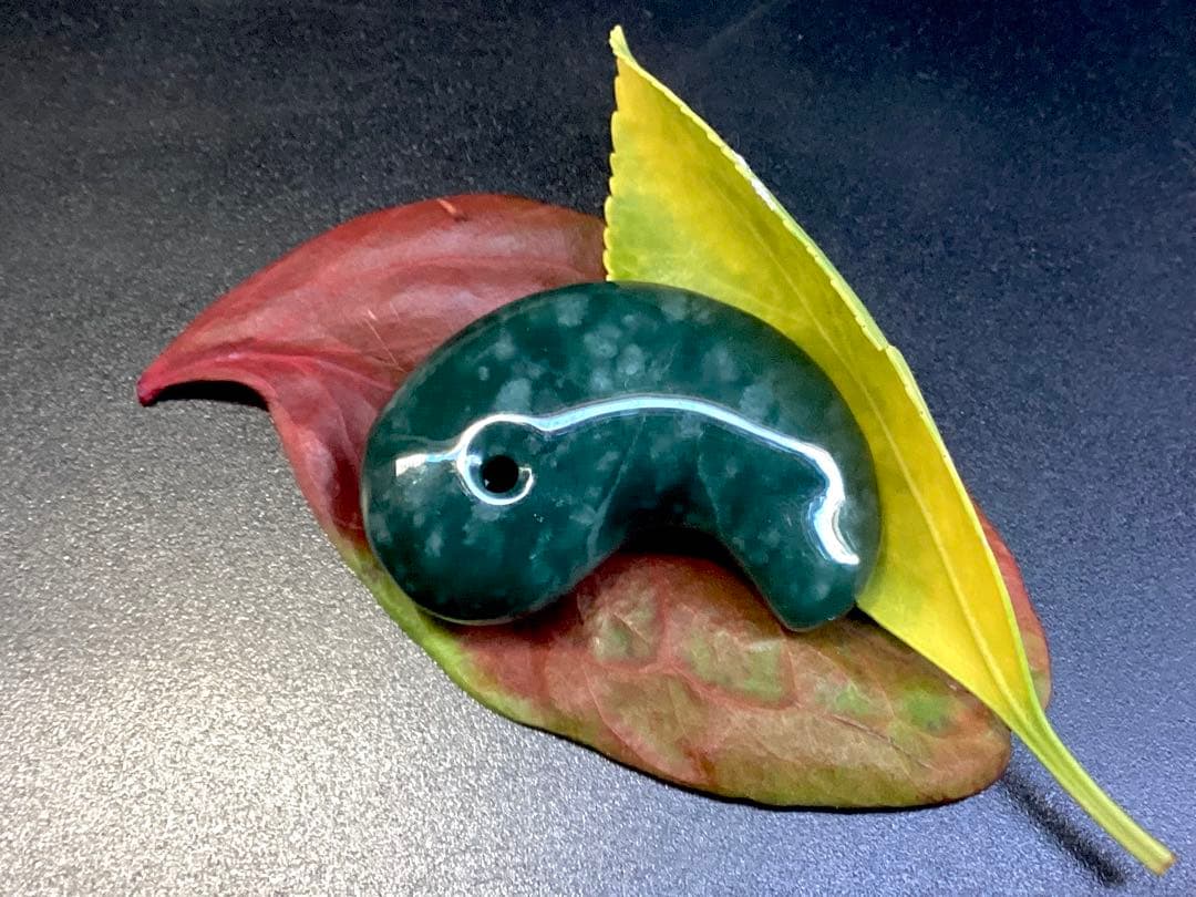 ✳premiumシリーズ　珍‼️希少吉兆雪輪文様 糸魚川青翡翠入りコン沢　鑑別書付