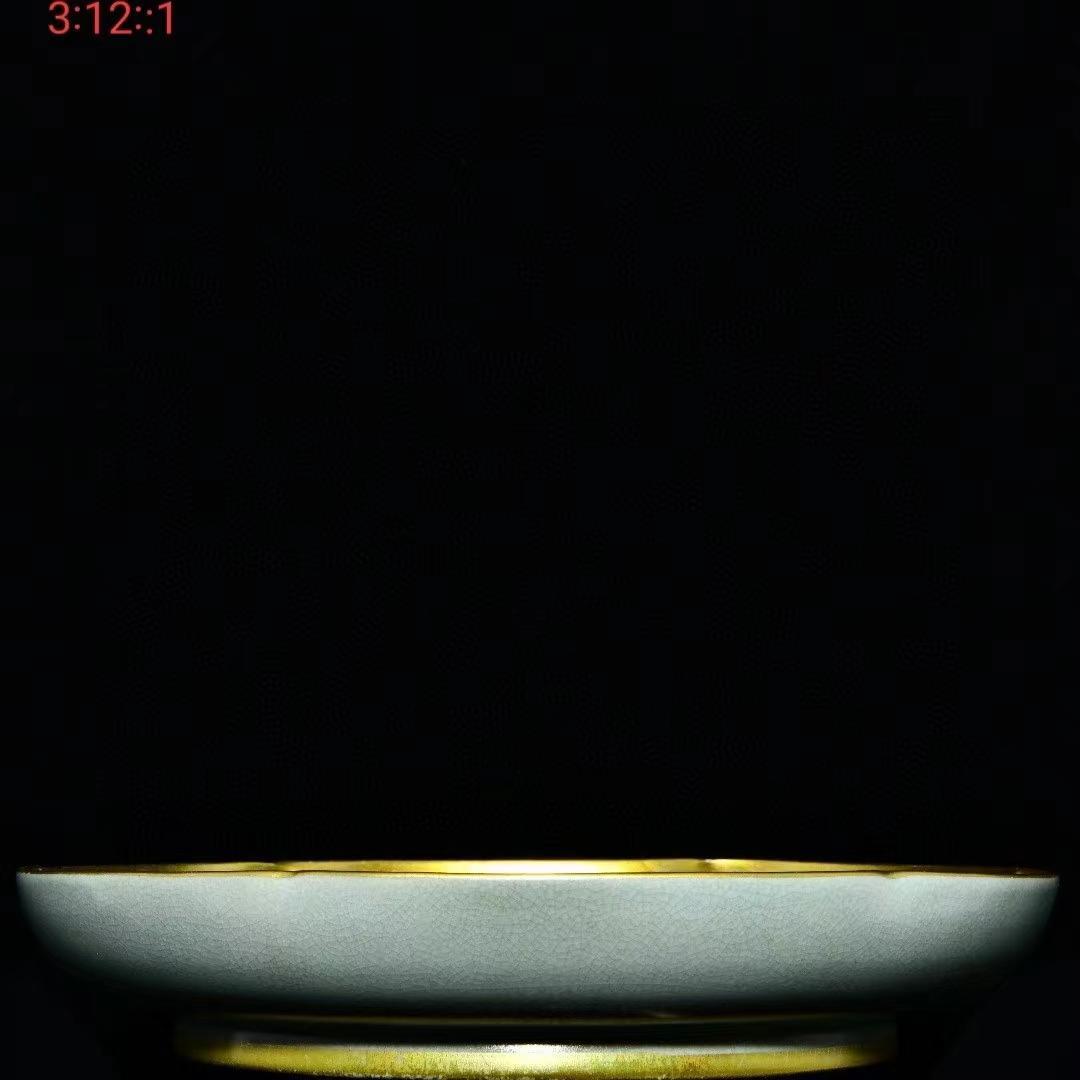 中国古美術・旧蔵の貝殻を鎏金で飾った陶磁器、侍女の文様が施された葵口洗・5x30