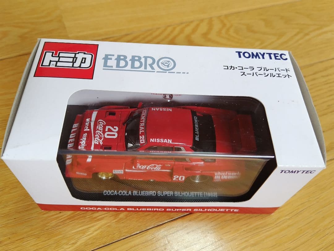 トミカEBBRO「コカ・コーラ ブルーバード スーパーシルエット（82年式）」
