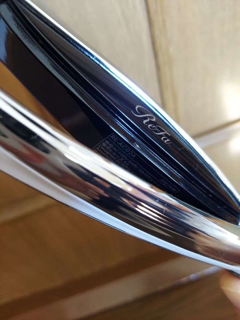 ReFa ストレートヘアアイロン RE-AC02A　ヘアアイロンポーチ付です