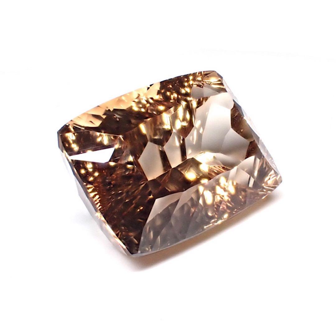 【ブラジル産】シャンパンカラートパーズ