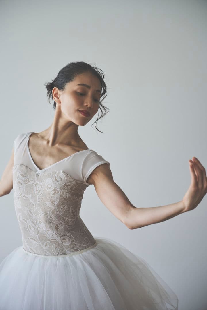 スティナ　レオタード　Lサイズ　新品　新作