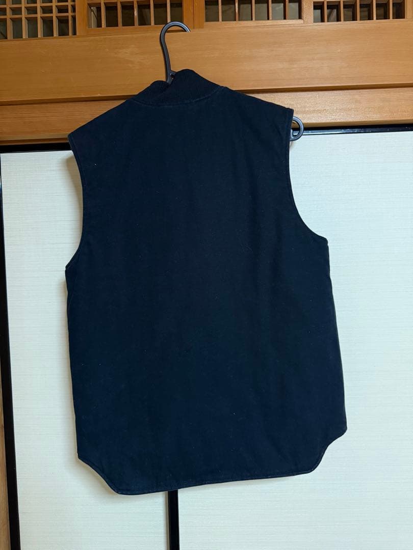 カーハート　ダウンベスト