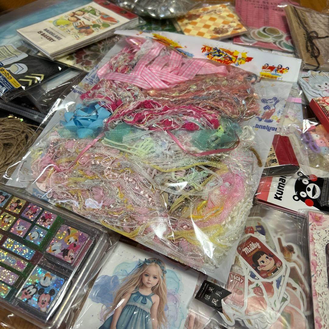 紙モノまとめ売り⭐️訳あり処分、海外コラージュ素材紙、シールメモ、スタンプ、雑貨等