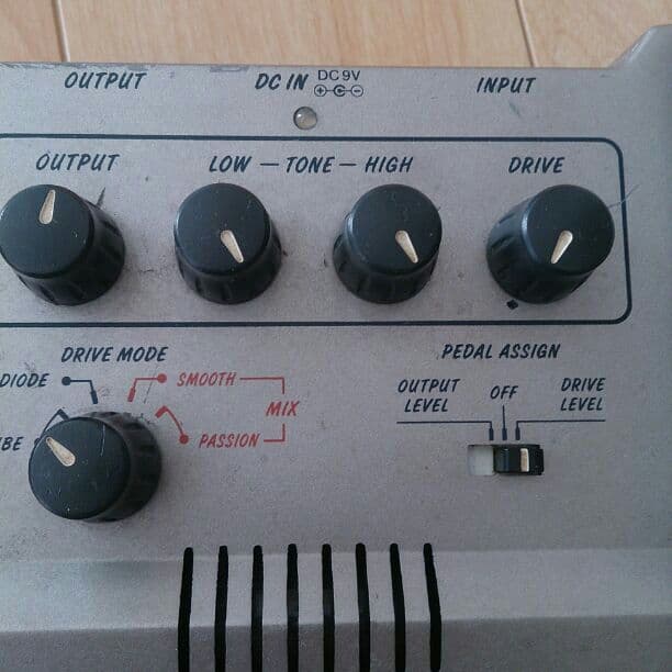 AKAI  Shred-O-Matic(真空管オーバードライブ)