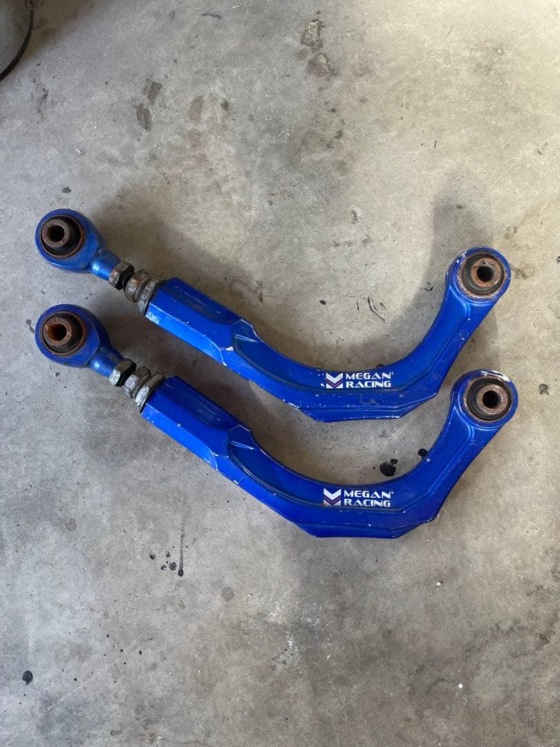 MEGAN RACING アッパーアーム