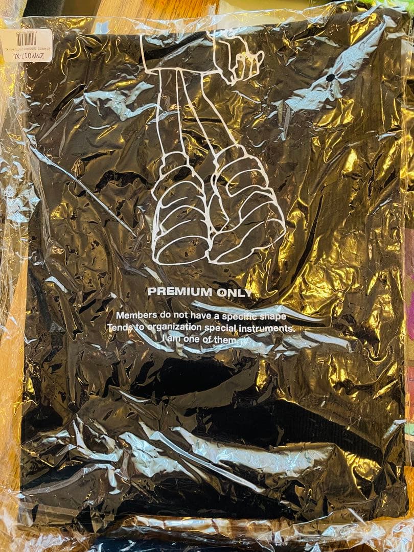 ずとまよグッズ（トレーナー・Tシャツ・タオル・ぬいぐるみ・ショッピングバッグ）