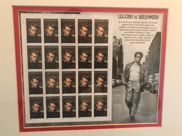 記念切手 額入り マリリンモンローとジェームズディーンの記念切手で米国で購入。