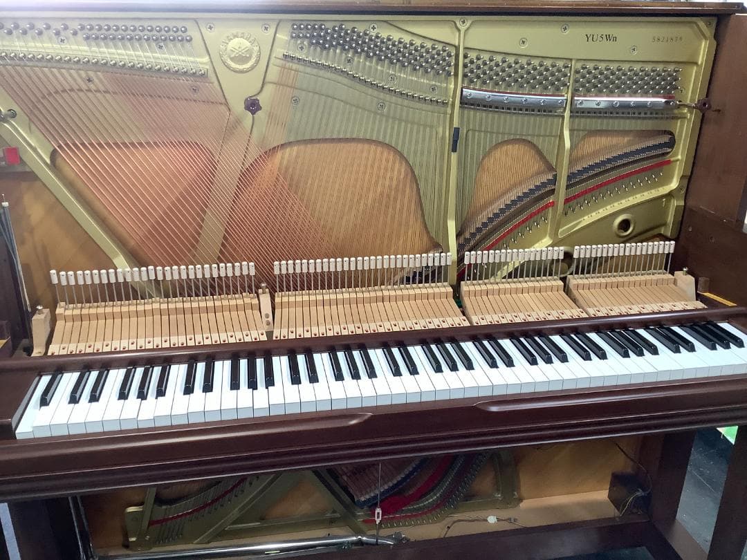 ★58971【アップライトピアノ】YAMAHA　YU5Wn 消音ユニット付き