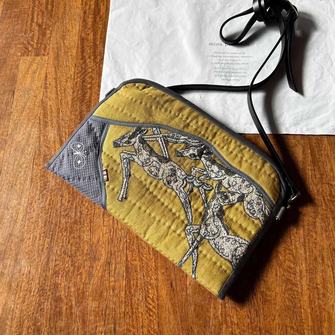 ミナペルホネン　通帳特大バッグ　キルト　papurikko マスタード