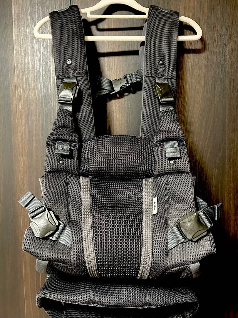 美品 ラクリス 抱っこ紐 赤ちゃん アップリカ ダークグレー
