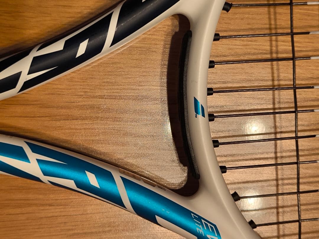 美品 バボラ テニスラケット Evo Drive Lite