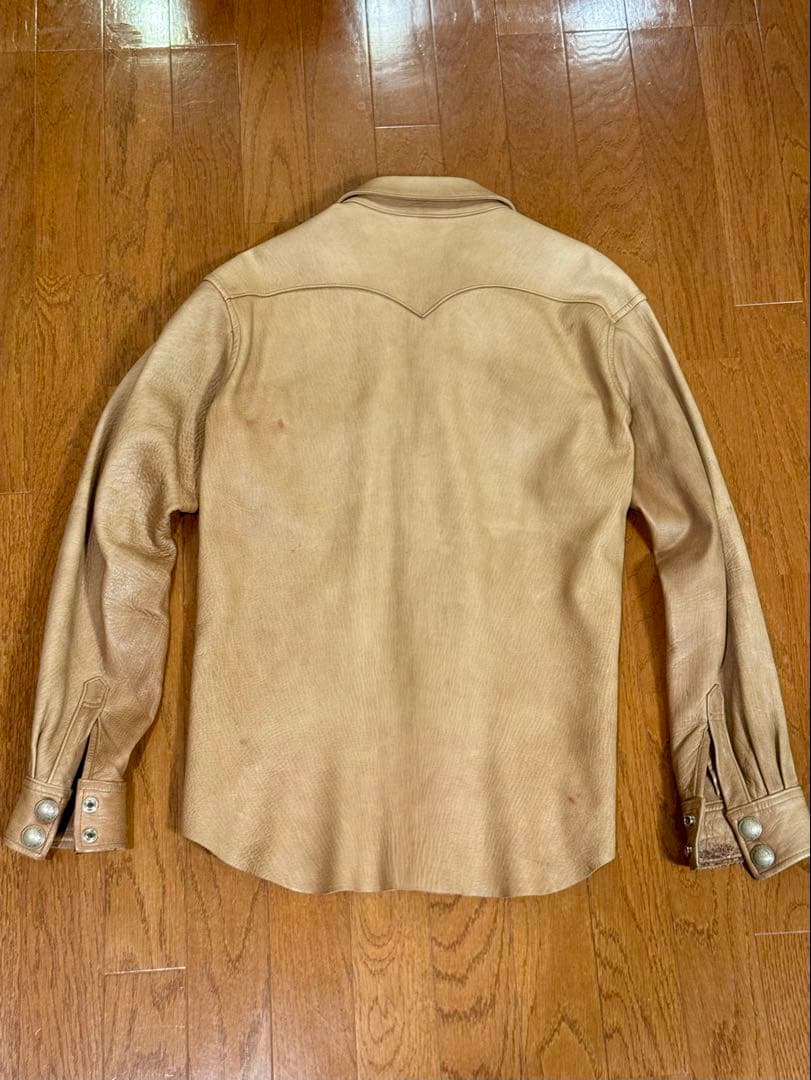 レッドムーンディアスキンシャツ