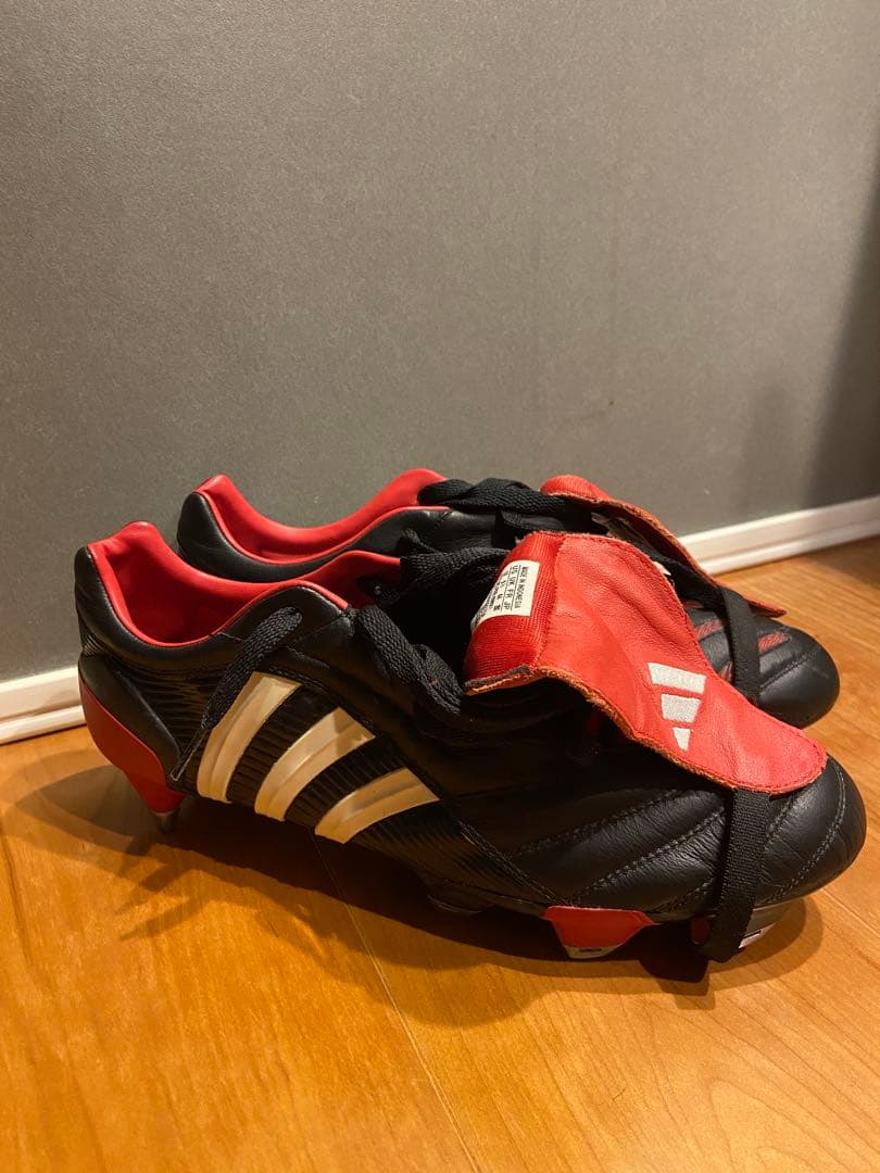 期間限定値下げ中『新品未使用』希少　アディダス　プレデターパルス