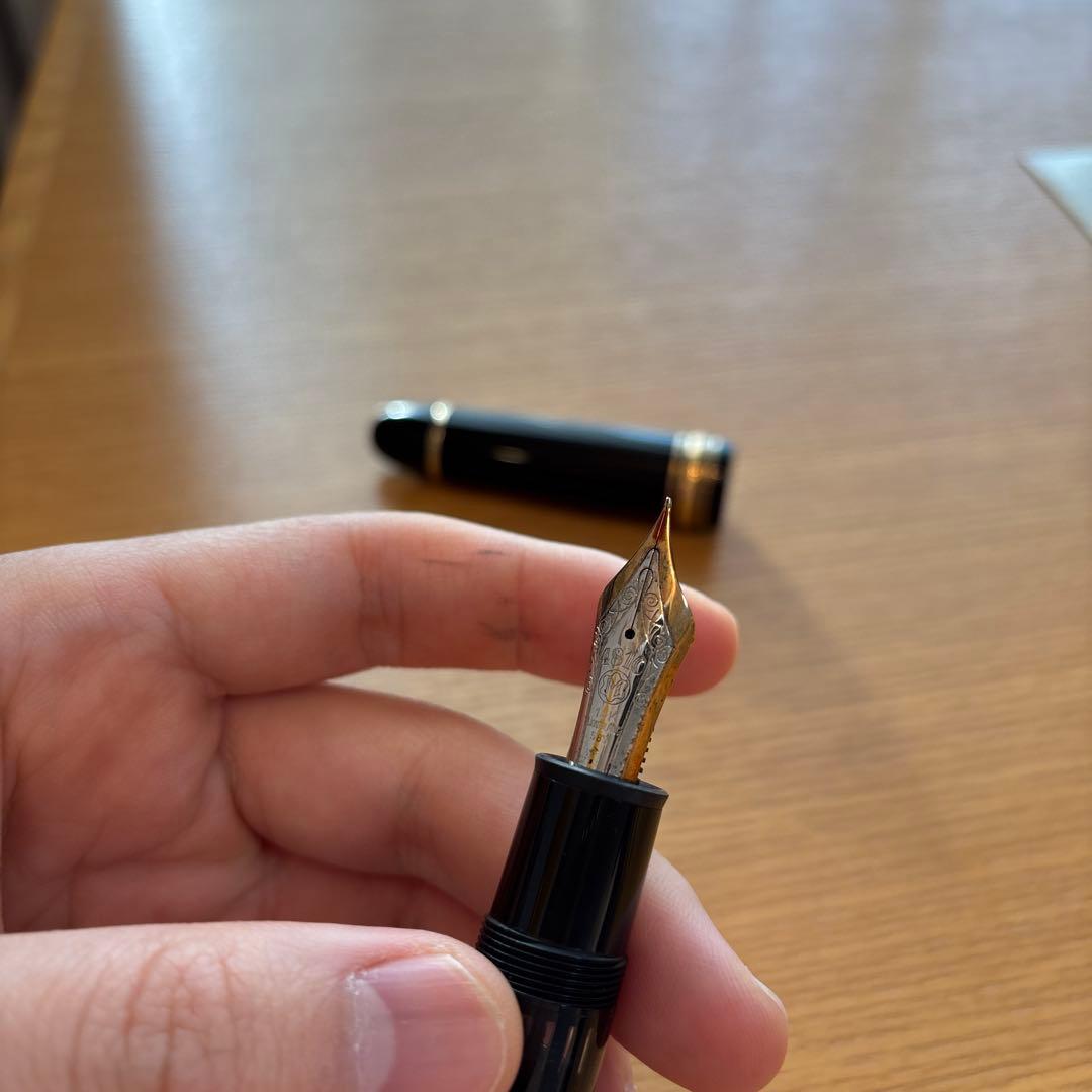 モンブランマイスターシュテュック149万年筆14K