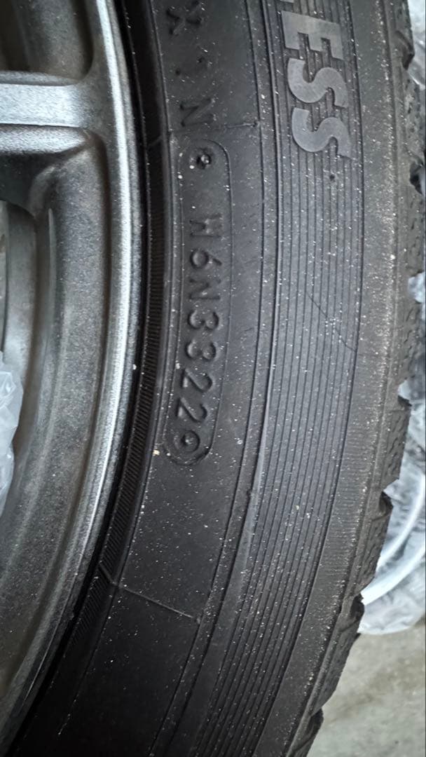 【送料込み】スタッドレス4本セット　18インチ