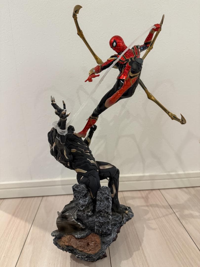 アイアン・スパイダー vs アウトライダー 1/10 スタチュー