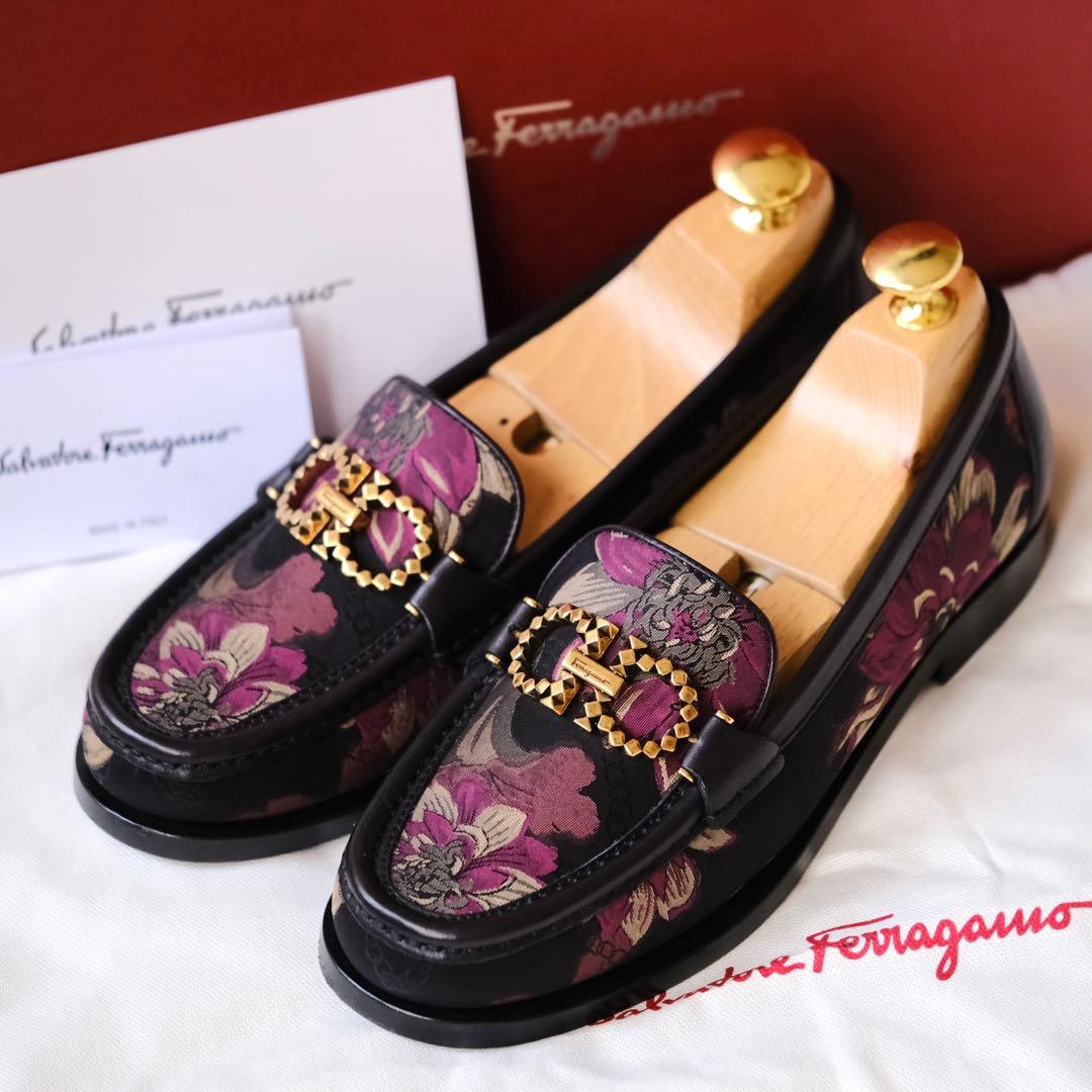極美品SalvatoreFerragamoフローラルジオガンチーニROLO45D