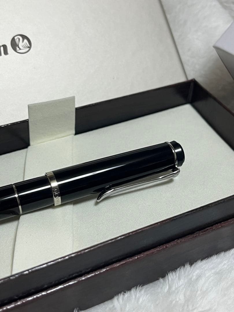 ☆新品未使用 ペリカン 万年筆 クラシック M215 ブラック ニブEF 極細☆