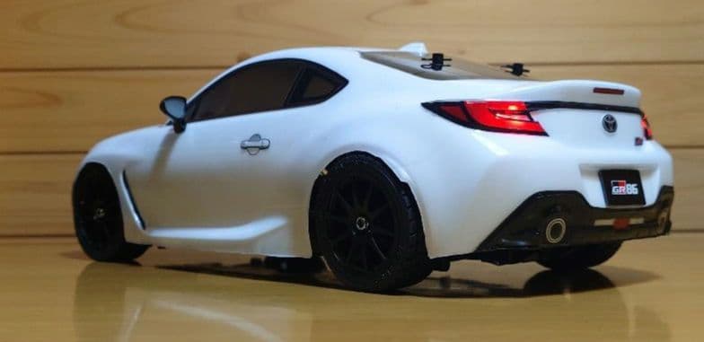 タミヤRCトヨタ白色GR86LEDライト付＆プロポ＆バッテリー充電器セット未走行