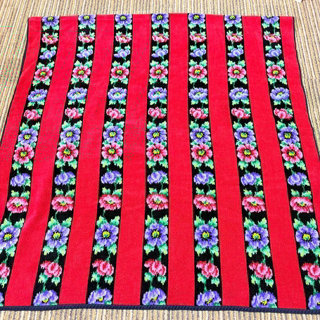 未使用　FEILER フェイラー　花柄 大判バスタオル　レッド