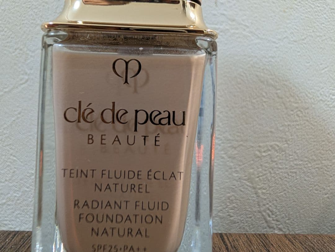 クレドポーボーテ タンフリュイドエクラ ナチュレル