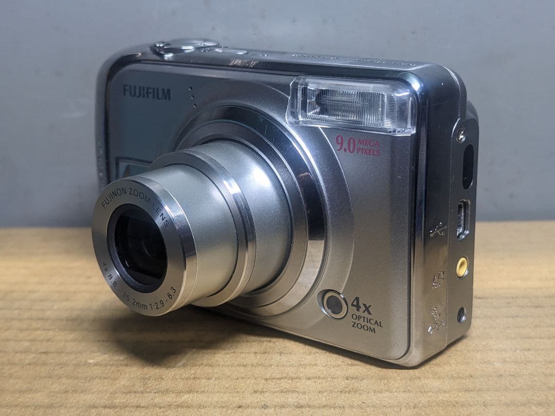FUJIFILM FinePix A900 デジカメ 単三電池　動作品