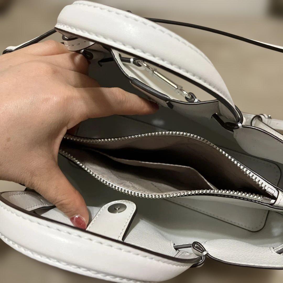 ✩︎⡱美品✩︎⡱マイケルコース　センタージップ　バッグ　ホワイト